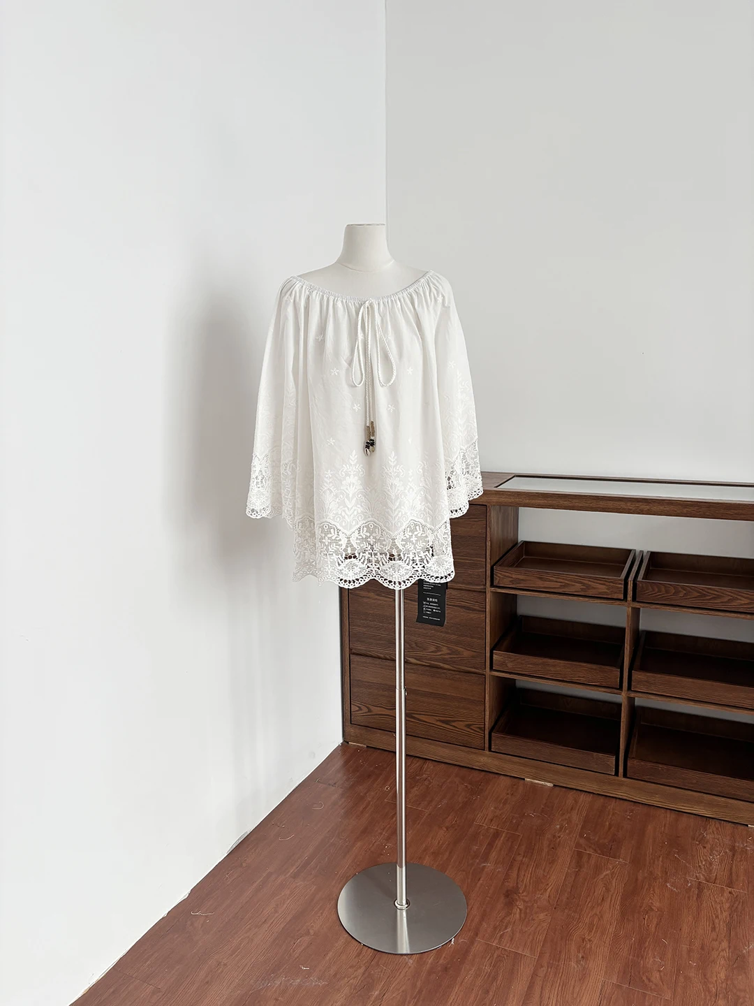 Summer Vacation Style Loose Lace One-Shoulder Women's Shirt Atmosphere Sensation White Hollow out Commute Style Polyester Fiber
Summer Vacation Style Loose Lace One-Shoulder Women's Shirt Atmosphere Sensation White Hollow out Commute Style Polyester Fiber