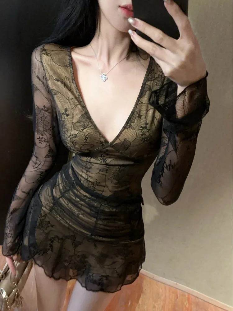 Pure Desire Sexy V-Neck Lace Mesh Long Sleeve Top High Waist Design Bodycon Short Skirt Fashionable Two-Piece Set Korean Style
Pure Desire Sexy V-Neck Lace Mesh Long Sleeve Top High Waist Design Bodycon Short Skirt Fashionable Two-Piece Set Korean Style