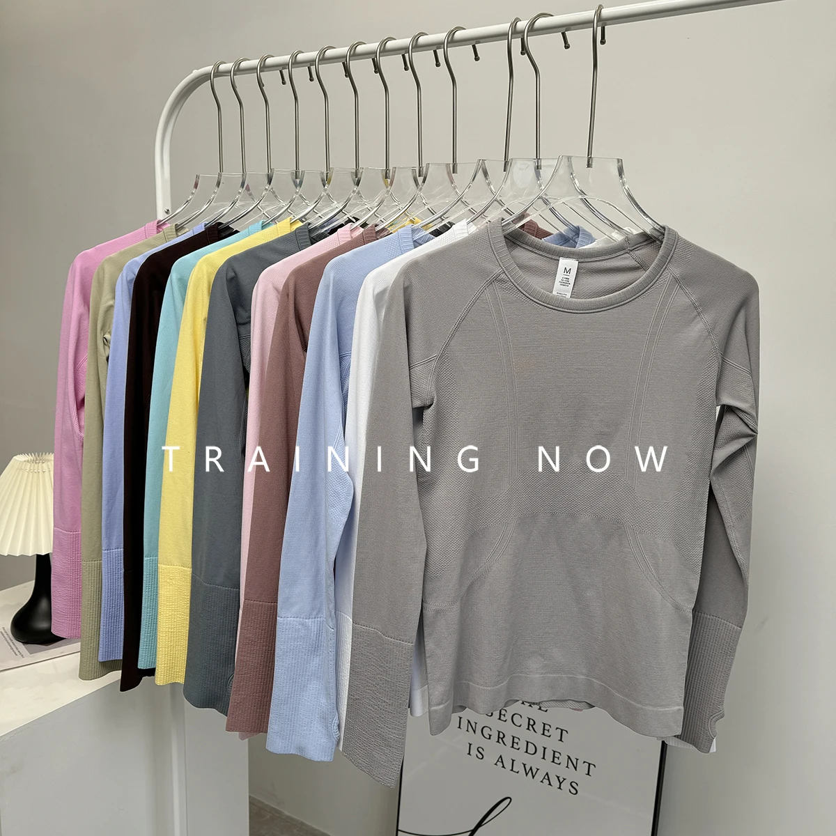 Костюм для йоги с длинными рукавами, женский весенне-летний высококачественный беговой тренировочный быстросохнущий костюм для пилатеса, спорта, фитнеса
Костюм для йоги с длинными рукавами, женский весенне-летний высококачественный беговой тренировочный быстросохнущий костюм для пилатеса, спорта, фитнеса