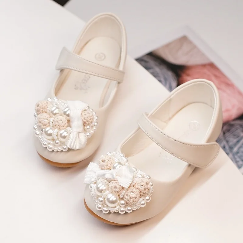 Spring New Girls' Princess Shoes Casual Flat Bottomed Children's Leather Shoes Fashion Pearl Bow Baby Kid's Flower Shoes
Spring New Girls' Princess Shoes Casual Flat Bottomed Children's Leather Shoes Fashion Pearl Bow Baby Kid's Flower Shoes