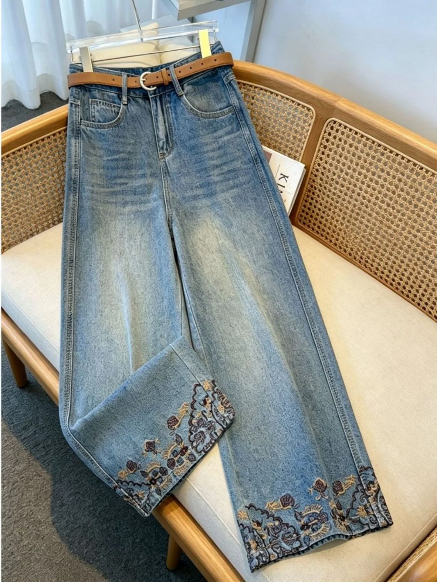 High Waist Wide Leg Embroidered Denim Jeans Women's Spring Summer 2026 New Small Size Eighteen Pants Loose Straight Tube
High Waist Wide Leg Embroidered Denim Jeans Women's Spring Summer 2026 New Small Size Eighteen Pants Loose Straight Tube