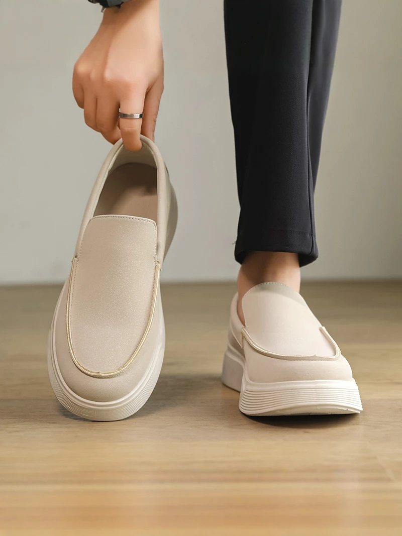 Casual Breathable Soft Bottom Slip-On Beijing Style Men's Loafers Comfortable Spring Autumn Seasonal Fashion Single Shoes
Casual Breathable Soft Bottom Slip-On Beijing Style Men's Loafers Comfortable Spring Autumn Seasonal Fashion Single Shoes