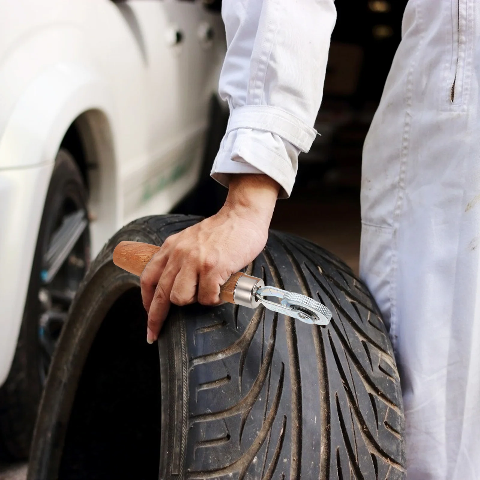 3Pcs Car Tire Repair Tool Wooden Handle Rollers Durable Pressing Wheel Tire Repair Compaction Roller High Hardness Labor Saving
3Pcs Car Tire Repair Tool Wooden Handle Rollers Durable Pressing Wheel Tire Repair Compaction Roller High Hardness Labor Saving