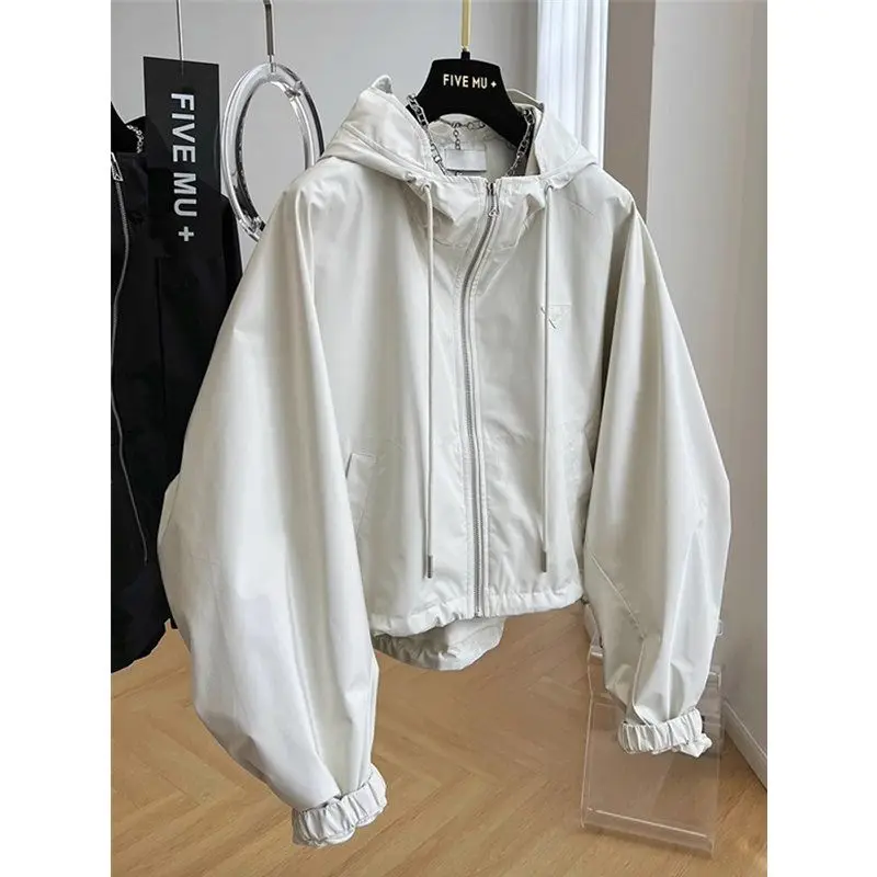Design Sense Black Hooded Loose Short Coat Women's Spring And Autumn Casual Charge Coat Thin Jacket
Design Sense Black Hooded Loose Short Coat Women's Spring And Autumn Casual Charge Coat Thin Jacket