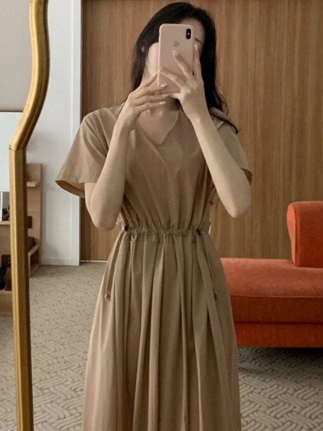 Новое летнее винтажное женское платье с плиссированной талией и талией Dr Dstring Or Sve V-Ne Long Dr Commute Sle Regular Fit
Новое летнее винтажное женское платье с плиссированной талией и талией Dr Dstring Or Sve V-Ne Long Dr Commute Sle Regular Fit