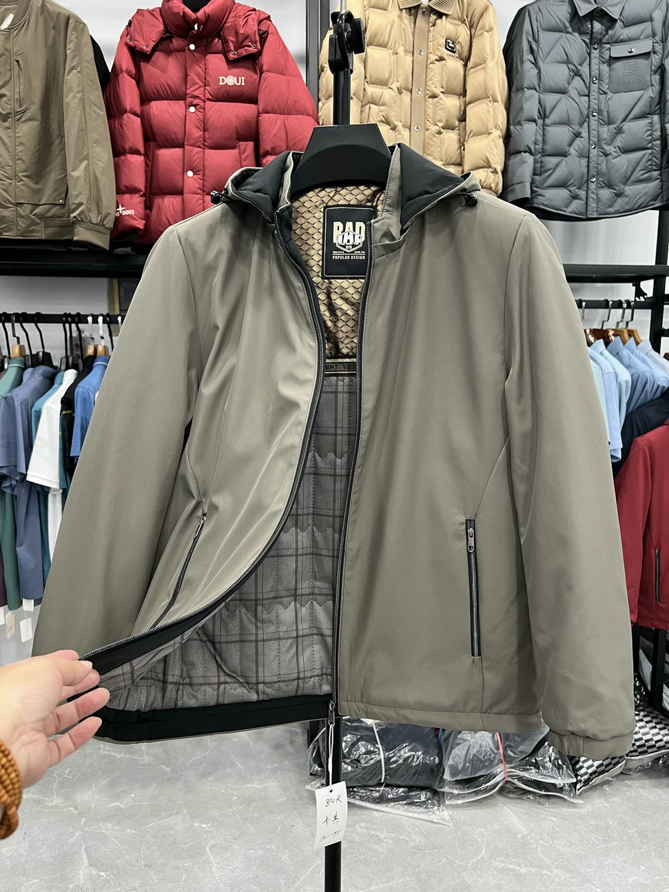 Thickened Cotton Jacket Short Casual Warm Business Mid-aged Autumn Winter Quilted Vest Simple Cotton Outerwear Coat
Thickened Cotton Jacket Short Casual Warm Business Mid-aged Autumn Winter Quilted Vest Simple Cotton Outerwear Coat