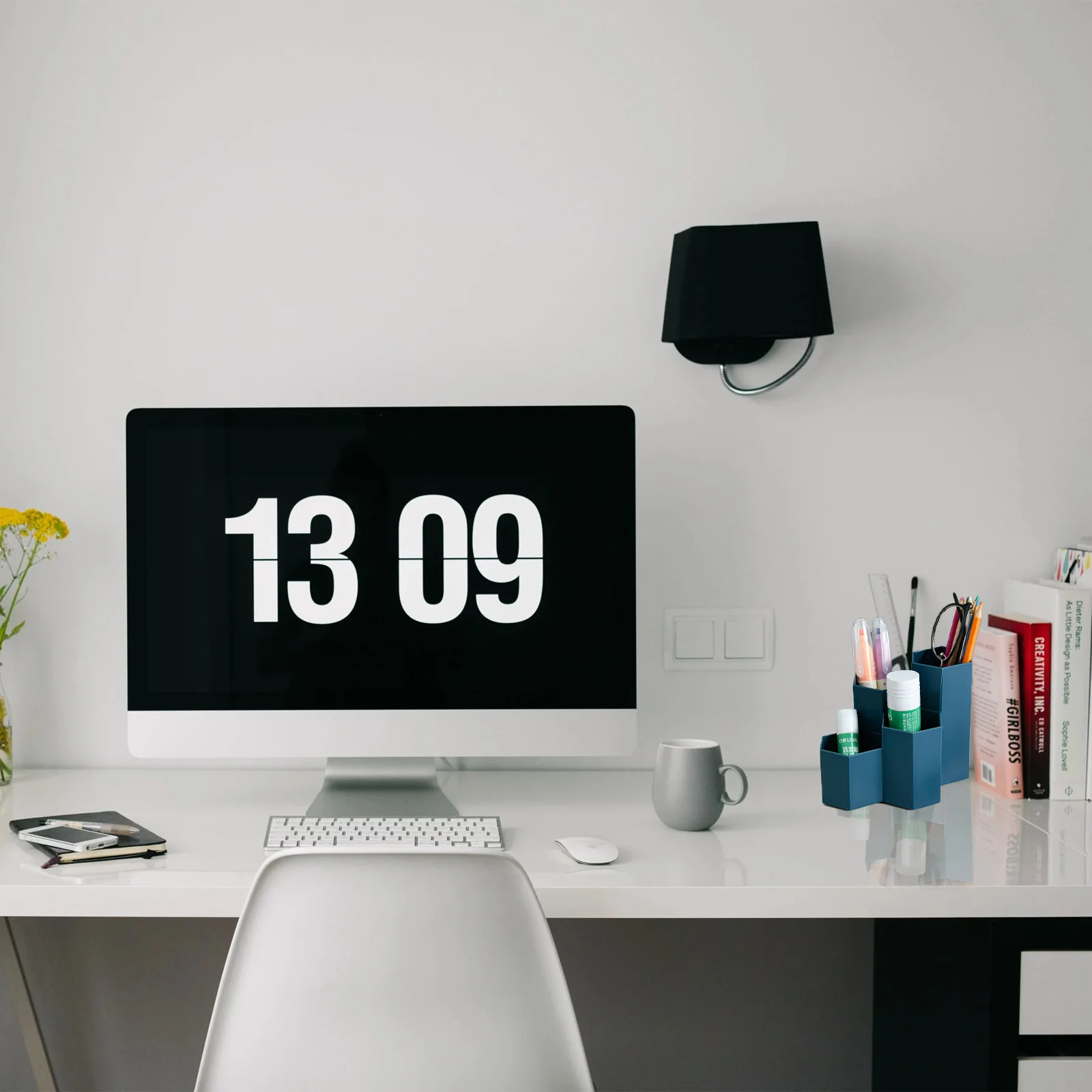 1Pcs Hexagon Pen Holder Desktop Organizer 4 Compartments Makeup Tool Storage Container Stationery Organizer
1Pcs Hexagon Pen Holder Desktop Organizer 4 Compartments Makeup Tool Storage Container Stationery Organizer