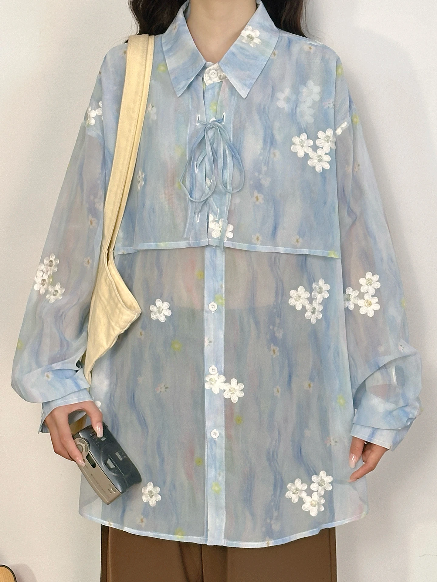 Свободная женская рубашка с длинным рукавом, с цветочной вышивкой, в уличном стиле, повседневная, из полиэстера, на пуговицах
Свободная женская рубашка с длинным рукавом, с цветочной вышивкой, в уличном стиле, повседневная, из полиэстера, на пуговицах