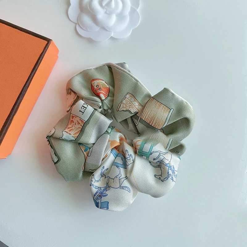 Большая резинка для волос, зеленая резинка для завязывания пучков волос для женщин и девочек, 100% чистый шелк шелковицы, 5 см, 26 Momme, веревки
Большая резинка для волос, зеленая резинка для завязывания пучков волос для женщин и девочек, 100% чистый шелк шелковицы, 5 см, 26 Momme, веревки