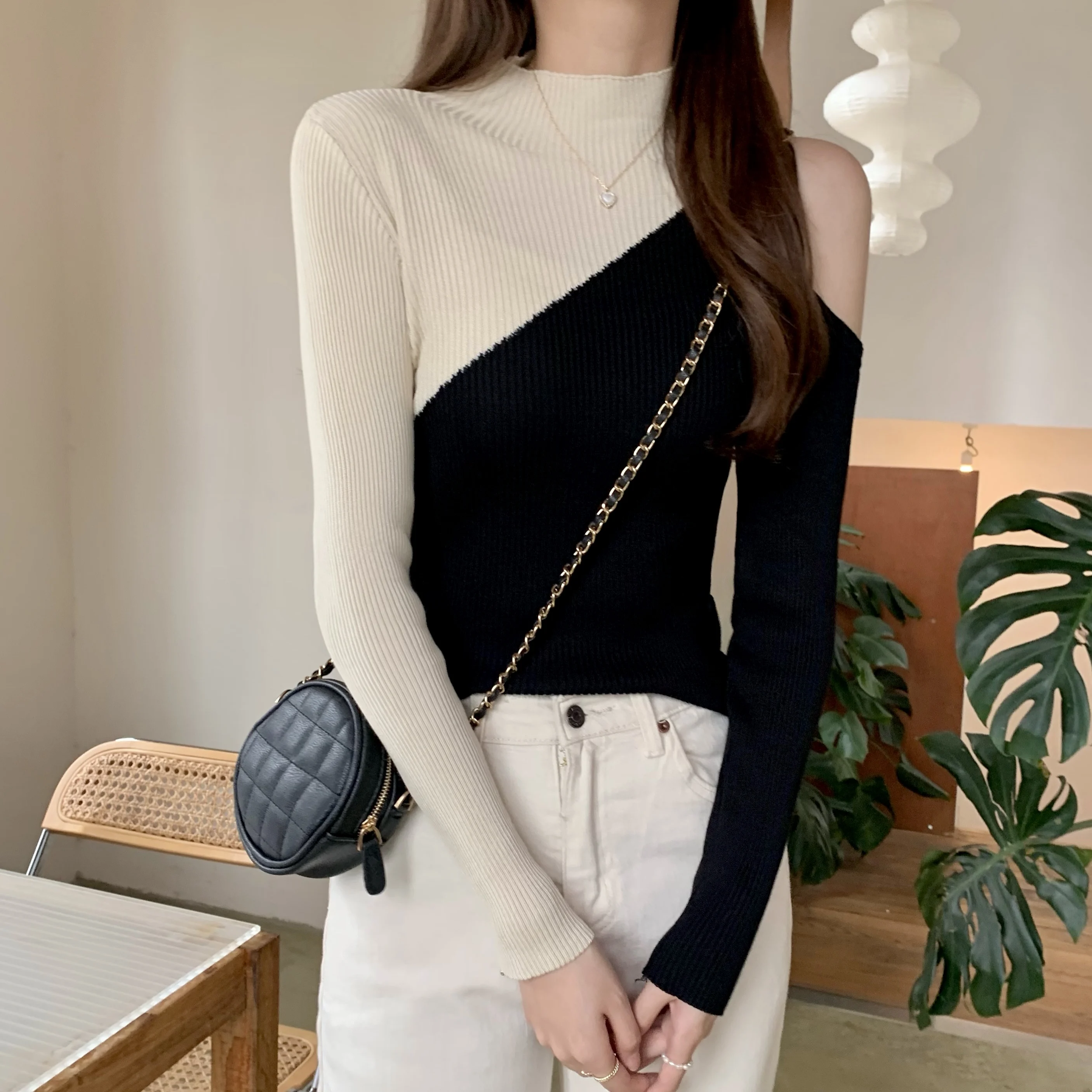 Faionable Long Sve Slim Fit Color Blo oulder Bared Knitted Top Korean Sle Women's Daily Wear Winter 2025
Faionable Long Sve Slim Fit Color Blo oulder Bared Knitted Top Korean Sle Women's Daily Wear Winter 2025