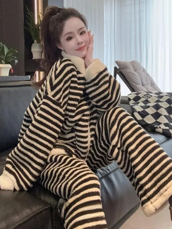 Winter 2026 Women's Pyjama Set Casual Striped Open Cardigan Straight Leg Pants Two Piece Suite Home Clothes Korean Style Simp...
Winter 2026 Women's Pyjama Set Casual Striped Open Cardigan Straight Leg Pants Two Piece Suite Home Clothes Korean Style Simp...