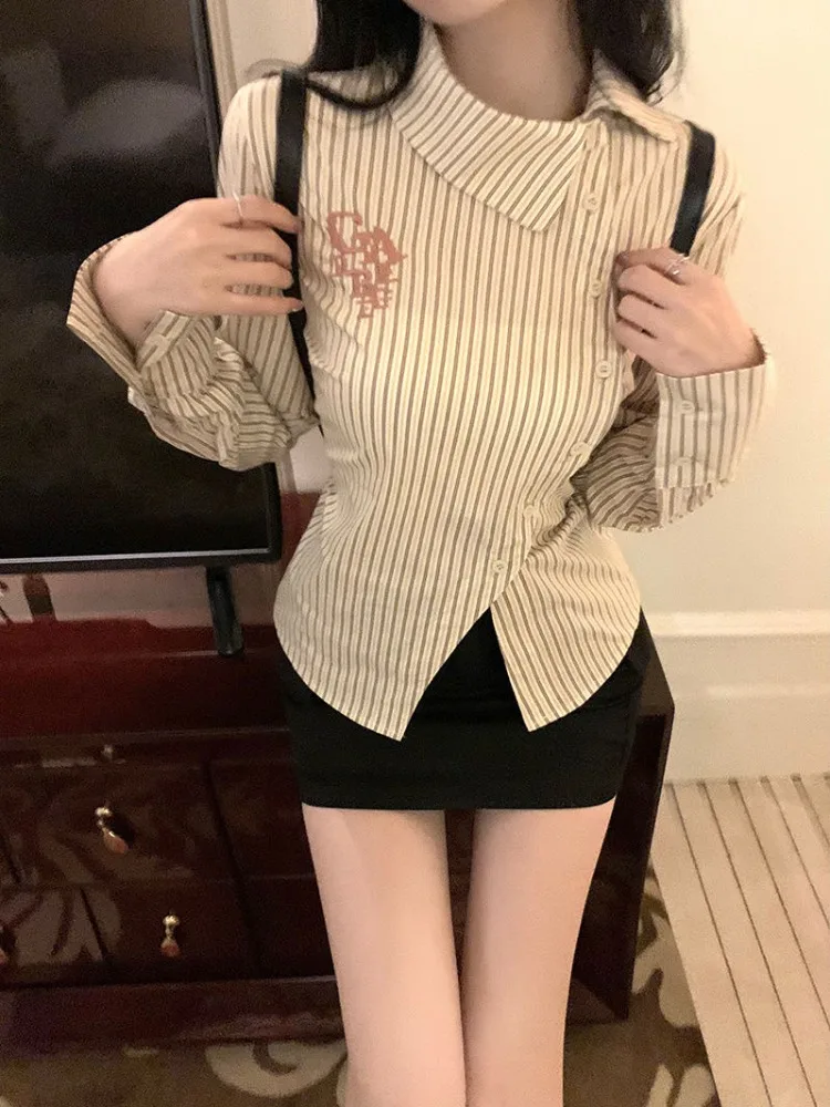 Elegant Vintage Embroidered Striped Blouses New Chinese Style Shirt Women 2025 Summer Long Sleeve Slim Waist Tops Mujer
Elegant Vintage Embroidered Striped Blouses New Chinese Style Shirt Women 2025 Summer Long Sleeve Slim Waist Tops Mujer