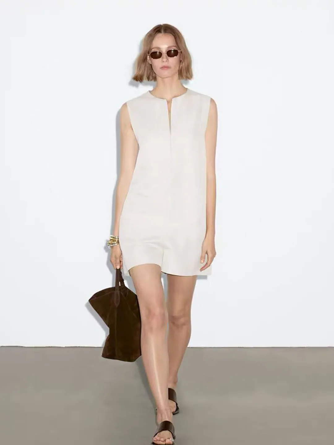 New Spring Summer MD Women's round Neck Sleeveless Vest Dress Commute Style Pure Color Natural Waist Straight Cut Skirt
New Spring Summer MD Women's round Neck Sleeveless Vest Dress Commute Style Pure Color Natural Waist Straight Cut Skirt