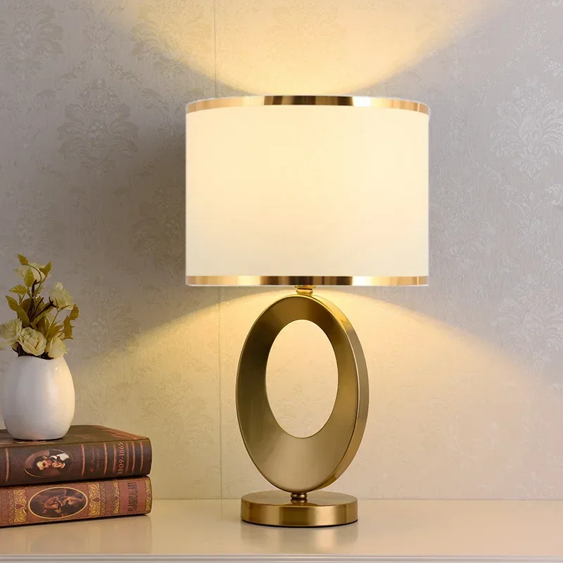 Nordic Light Luxury Table Light Bedroom Living Room Study Creative Simple Modern Retro Decoration Bedside Desk Lamp
Nordic Light Luxury Table Light Bedroom Living Room Study Creative Simple Modern Retro Decoration Bedside Desk Lamp