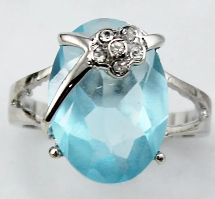 Women's fashion silver plated Mini White Diamond + azure faceted 13X18mm zircon ring
Women's fashion silver plated Mini White Diamond + azure faceted 13X18mm zircon ring