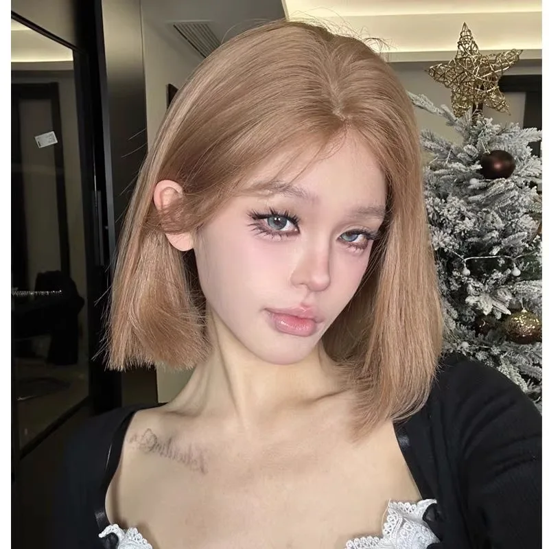 Synthetic Lace Short Bob Wig for Women Middle Part Blunt Cut Thin Summer Style Daily Use Girl Trendy Full Head Airy Light
Synthetic Lace Short Bob Wig for Women Middle Part Blunt Cut Thin Summer Style Daily Use Girl Trendy Full Head Airy Light