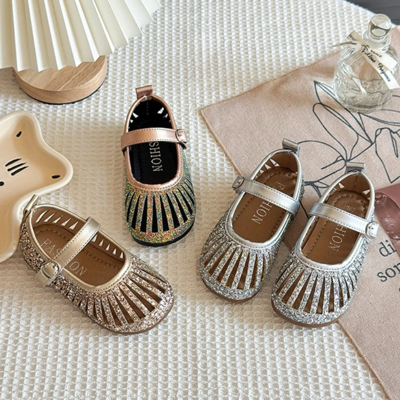 Sandals Girls 2025 Summer New kids Shoes Shining Girls' Shoes Hollow Child Sandals Fashion Girls' Princess Shoe босоніжки дитячі
Sandals Girls 2025 Summer New kids Shoes Shining Girls' Shoes Hollow Child Sandals Fashion Girls' Princess Shoe босоніжки дитячі