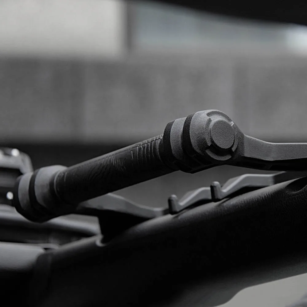 Передние ручки-поручни SXMA JL1228 из алюминиевого сплава, комплект (1 пара) для Jeep JL Wrangler 2018+
Передние ручки-поручни SXMA JL1228 из алюминиевого сплава, комплект (1 пара) для Jeep JL Wrangler 2018+