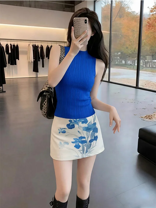 Korean Gentle Blue Half High Collar Knitted Sweater Women's Spring Summer New Fashion Design Sense Skirt Two Piece Set
Korean Gentle Blue Half High Collar Knitted Sweater Women's Spring Summer New Fashion Design Sense Skirt Two Piece Set