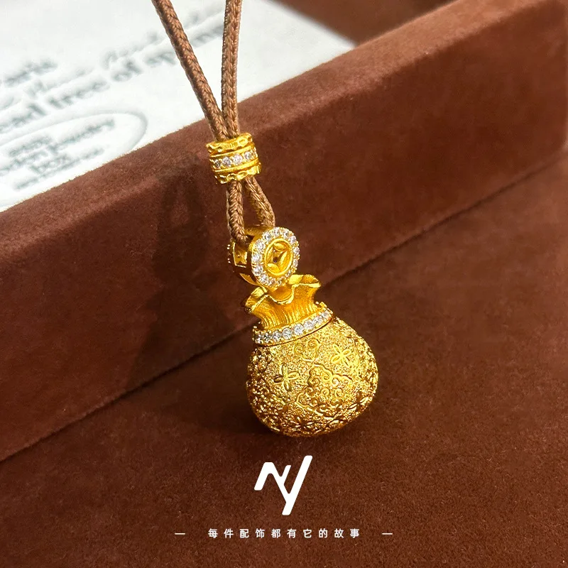 9999 24-каратное настоящее золото с ЧПУ с гравировкой открытия и закрытия бриллиантовой медной монеты саше благословение сумка подвесной светильник роскошный дизайн ожерелье
9999 24-каратное настоящее золото с ЧПУ с гравировкой открытия и закрытия бриллиантовой медной монеты саше благословение сумка подвесной светильник роскошный дизайн ожерелье