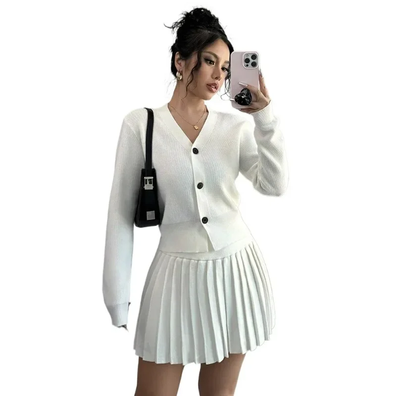Retro Knitted Long Sleeve Sweater High-Waisted Pleated Skirt Two Piece Set For Women Niche Solid Matching Sets Autumn New
Retro Knitted Long Sleeve Sweater High-Waisted Pleated Skirt Two Piece Set For Women Niche Solid Matching Sets Autumn New