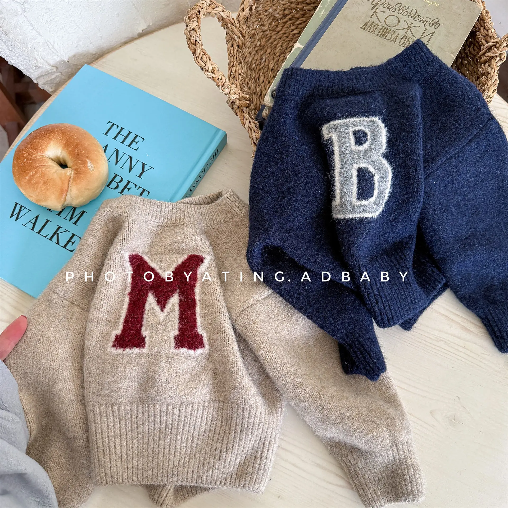 Новинка осени 2024, детский свитер с длинными рукавами, вязаные топы для мальчиков, модный повседневный свитер с буквенным узором для девочек, хлопковая детская одежда
Новинка осени 2024, детский свитер с длинными рукавами, вязаные топы для мальчиков, модный повседневный свитер с буквенным узором для девочек, хлопковая детская одежда