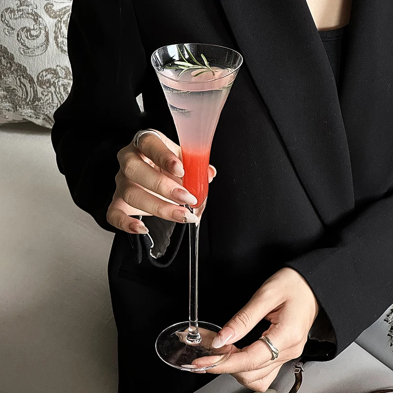 Ultra-thin Crystal Champagne Glasses Wine Goblets Cinched Waist Wide Mouth Champagne Glasses Cocktail Glasses
Ultra-thin Crystal Champagne Glasses Wine Goblets Cinched Waist Wide Mouth Champagne Glasses Cocktail Glasses