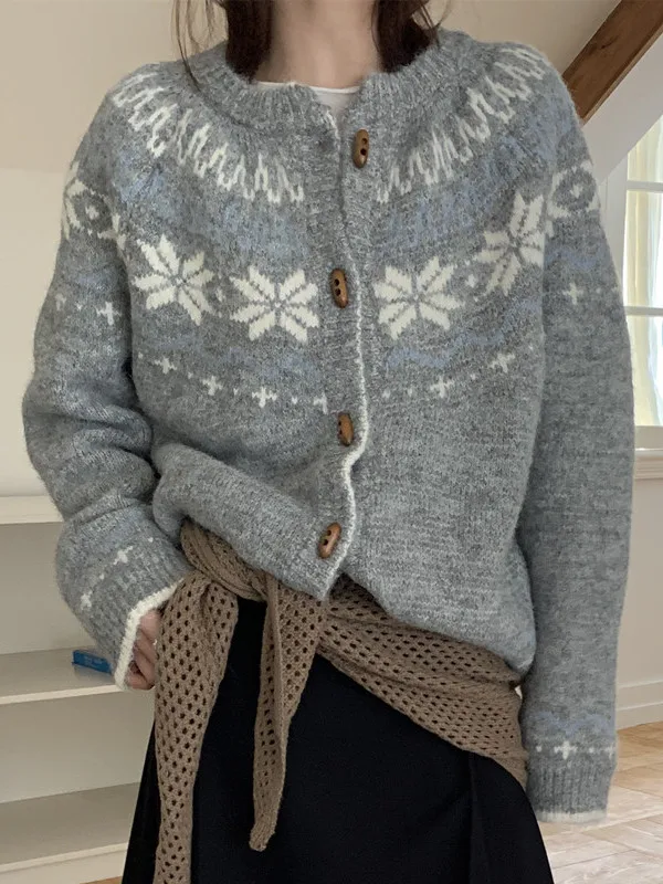 Retro Fair Isle Knitted Sweater Coat Women's Winter New Flower Pattern Single Row Horn Button Design Knit Open Cardigan
Retro Fair Isle Knitted Sweater Coat Women's Winter New Flower Pattern Single Row Horn Button Design Knit Open Cardigan