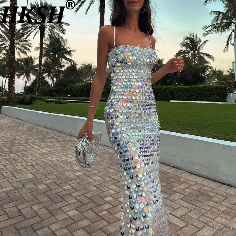 Новое женское длинное платье HKSH 2026 Весна-Лето, с пайетками, на бретельках, без рукавов, приталенное, с разрезом сзади, в стиле панк, сексуальное, модное, платья Ins HK18890
Новое женское длинное платье HKSH 2026 Весна-Лето, с пайетками, на бретельках, без рукавов, приталенное, с разрезом сзади, в стиле панк, сексуальное, модное, платья Ins HK18890