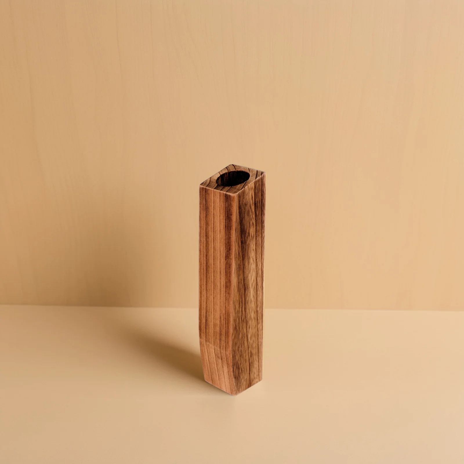 Handmade Wooden Vase Leakproof Artistic Desktop Decoration Office Home Decorative Flowerpot Coffee Color
Handmade Wooden Vase Leakproof Artistic Desktop Decoration Office Home Decorative Flowerpot Coffee Color