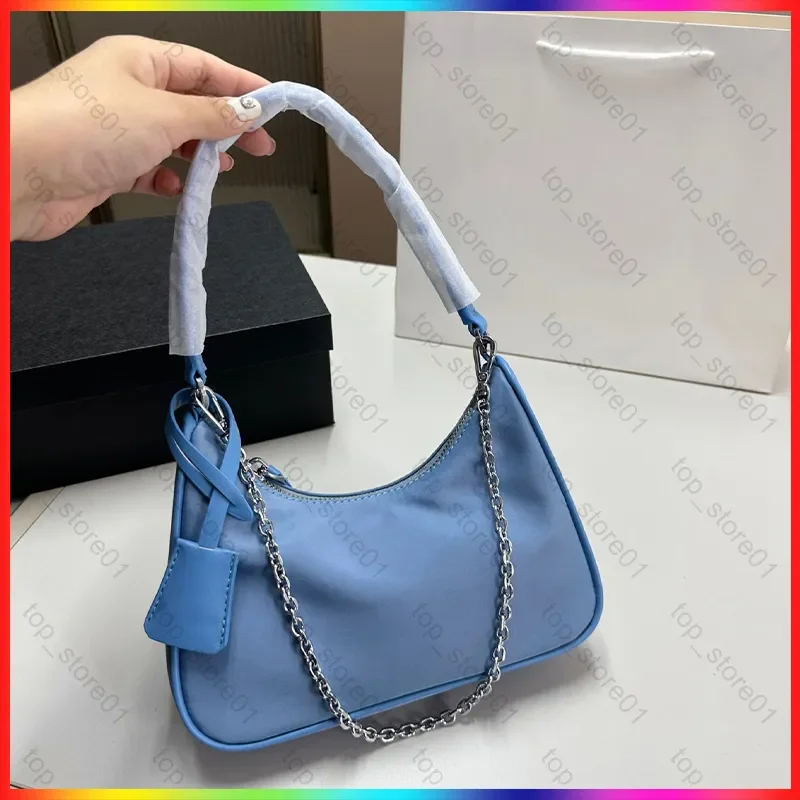Designer Bag Shoulder Bag Luxury Fashion women Bag Re-Edition Hobo Messenger Clutndbag Nylon Crossbody Bag Classic Purses Wallet
Designer Bag Shoulder Bag Luxury Fashion women Bag Re-Edition Hobo Messenger Clutndbag Nylon Crossbody Bag Classic Purses Wallet