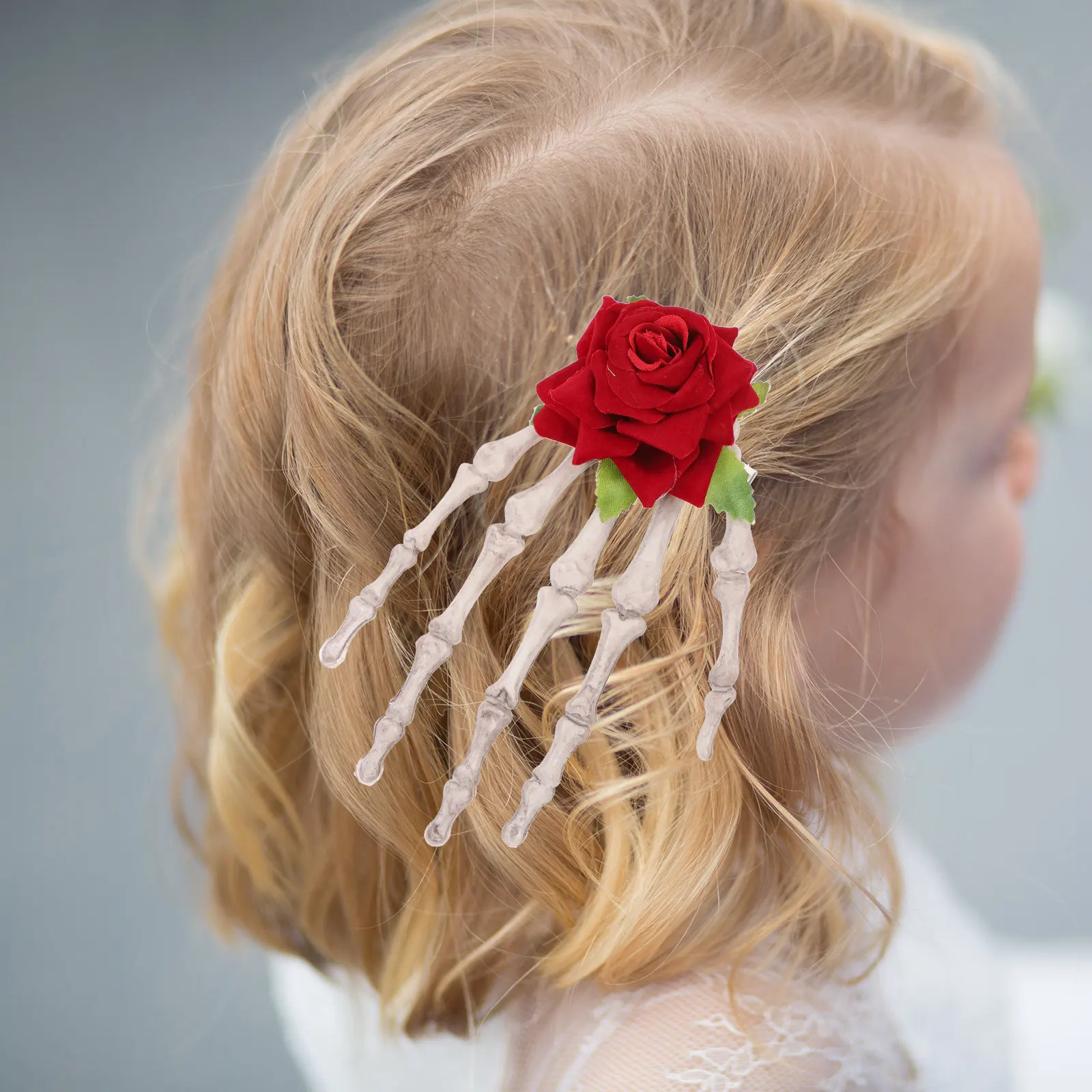 Заколка для волос в форме черепа 18x10 см с декором в виде розы, аксессуар для волос для женщин и девочек, для Хэллоуина, маскарада, фестиваля
Заколка для волос в форме черепа 18x10 см с декором в виде розы, аксессуар для волос для женщин и девочек, для Хэллоуина, маскарада, фестиваля