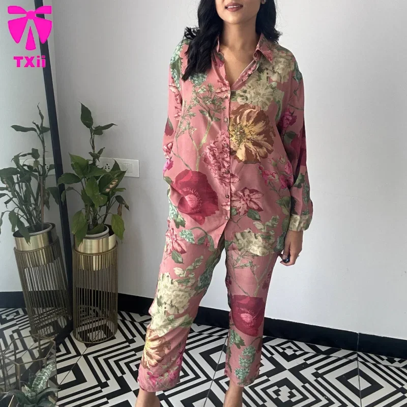 Women's two-piece fashionable casual women's shirt pants two-piece commuting clothing retro printed pants
Women's two-piece fashionable casual women's shirt pants two-piece commuting clothing retro printed pants
