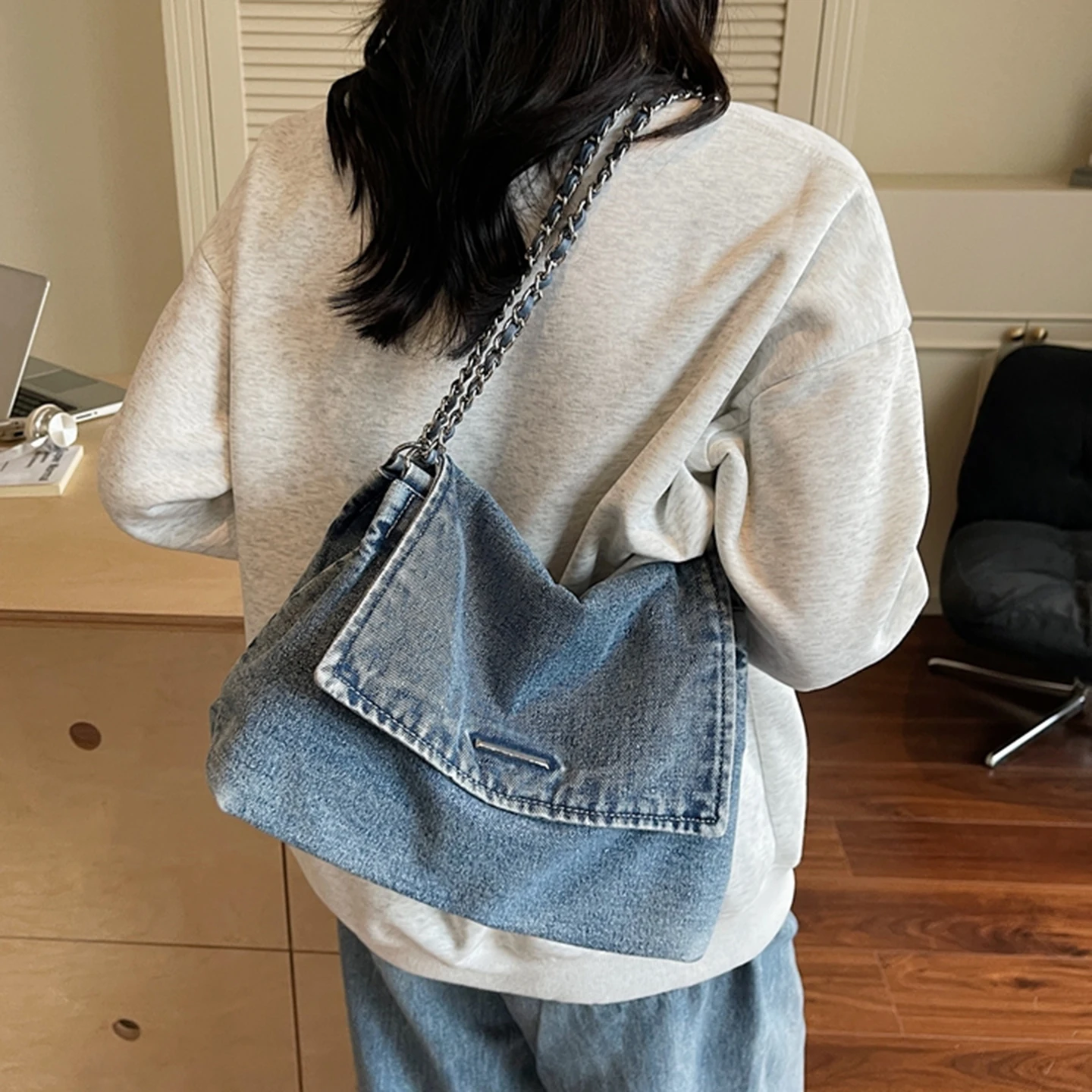 Casual Denim Single oulder Bag Women's Faion Chain Bag Large Capaci Commuting Crossbody Bag Youth Leisure Tote Bag
Casual Denim Single oulder Bag Women's Faion Chain Bag Large Capaci Commuting Crossbody Bag Youth Leisure Tote Bag