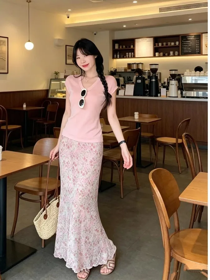 plus Size Women's Sweet Style Short Sleeve U-Neck Top And Floral High Waist Skirt Two-Piece Set Summer New Fashion Commute
plus Size Women's Sweet Style Short Sleeve U-Neck Top And Floral High Waist Skirt Two-Piece Set Summer New Fashion Commute
