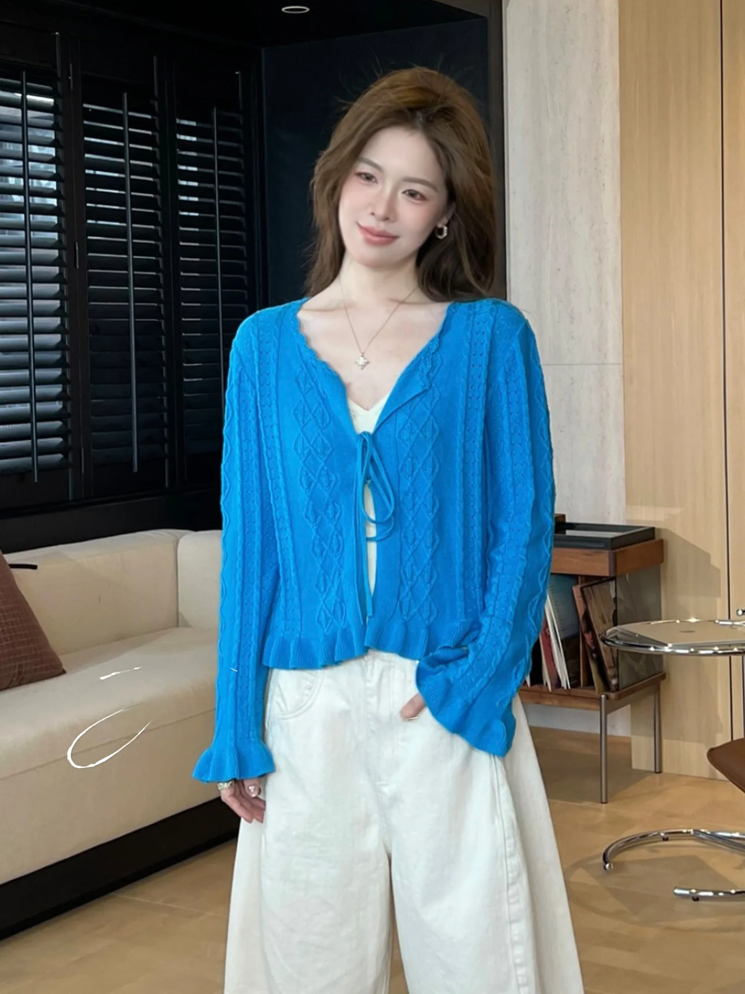 Jaajaaa Blue Camellia Lightweight Breathable V-neck Hollow out Versatile Lyocell Cotton Knitted Air Conditioning Shirt
Jaajaaa Blue Camellia Lightweight Breathable V-neck Hollow out Versatile Lyocell Cotton Knitted Air Conditioning Shirt