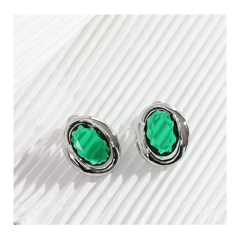 French Emerald Gold Plated Stud Earrings Women's Needle Chunxin Earrings Jewelry Row Diamond Elements
French Emerald Gold Plated Stud Earrings Women's Needle Chunxin Earrings Jewelry Row Diamond Elements