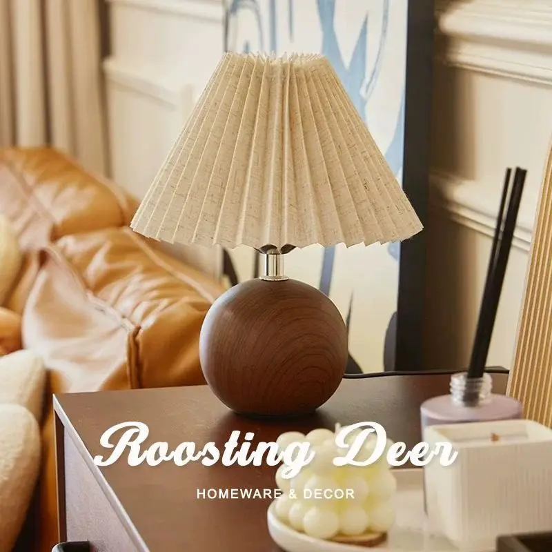 Japanese Retro Floor Lamps Wooden Base Pleats Fabric Lampshade Bedsides Homestay Restaurant Tedahouse LED Table Light Decoration
Japanese Retro Floor Lamps Wooden Base Pleats Fabric Lampshade Bedsides Homestay Restaurant Tedahouse LED Table Light Decoration