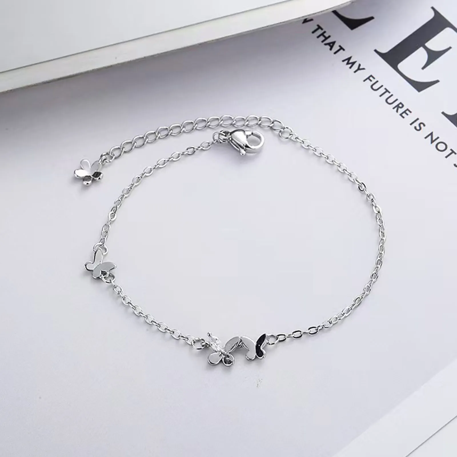 925 Silver Diamond-Studded Butterfly Bracelet Women's Fashion Temperament Flower Adjustable Bracelet
925 Silver Diamond-Studded Butterfly Bracelet Women's Fashion Temperament Flower Adjustable Bracelet