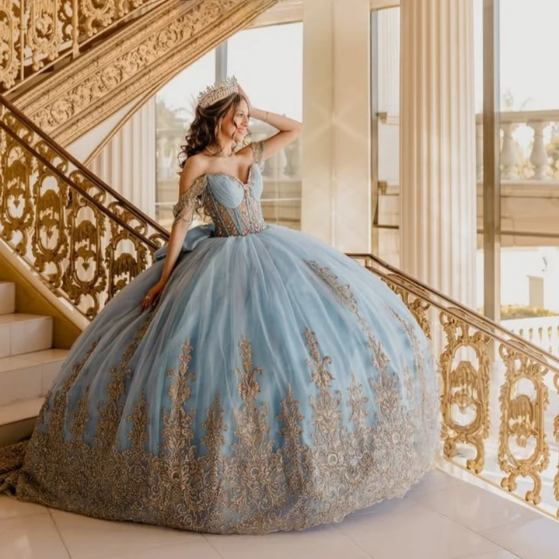 Customized sky blue Quinceanera Dresses Off the Shoulder golden sequin applique crystal Long tail Bow Vestido 15 Quinceanera
Customized sky blue Quinceanera Dresses Off the Shoulder golden sequin applique crystal Long tail Bow Vestido 15 Quinceanera