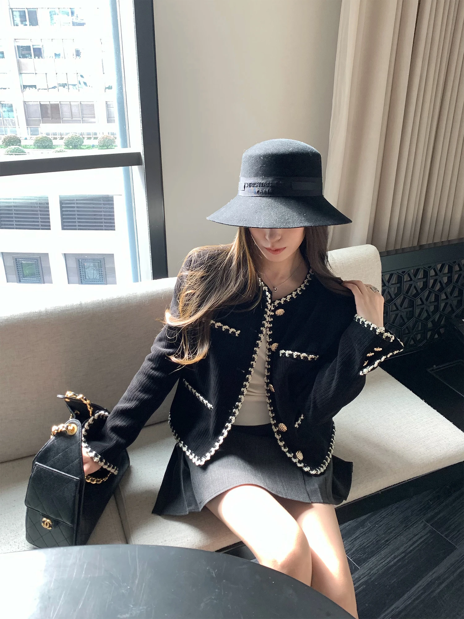 Hhyii Lady Chic Black Vintage Short Coat Women's High-End Handmade Knitted Personality Top Casual Loose Fit Long Sleeve
Hhyii Lady Chic Black Vintage Short Coat Women's High-End Handmade Knitted Personality Top Casual Loose Fit Long Sleeve