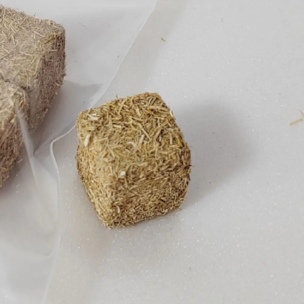 3Pcs Mini Haystack Decorative Hay Rustic Farm Scene Autumn Harvest DIY Crafts Table Centerpieces Decorative Hay
3Pcs Mini Haystack Decorative Hay Rustic Farm Scene Autumn Harvest DIY Crafts Table Centerpieces Decorative Hay