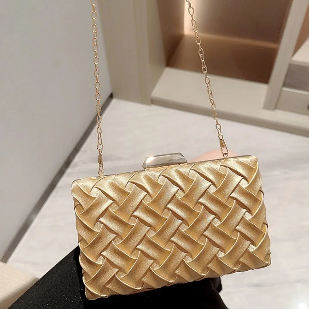 Fashion Luxury Silk Fabric Dinner Handbag Satin Elegant Evening Banquet Bag Purse Chain Bridal Clutch Bag Woman Girls
Fashion Luxury Silk Fabric Dinner Handbag Satin Elegant Evening Banquet Bag Purse Chain Bridal Clutch Bag Woman Girls