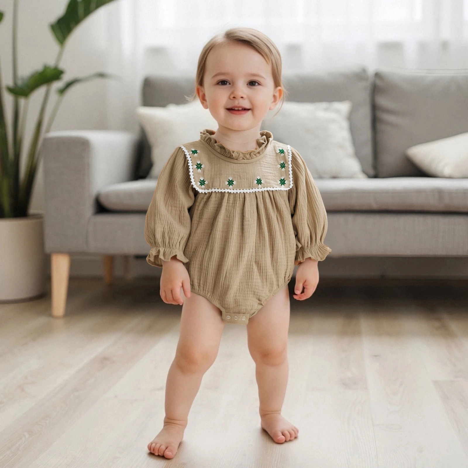 Autumn Fall Baby Girls Romper Fashionable Flower Embroidery Ruffled Frill Mock Neck Long Sleeve Bubble Jumpsuit
Autumn Fall Baby Girls Romper Fashionable Flower Embroidery Ruffled Frill Mock Neck Long Sleeve Bubble Jumpsuit