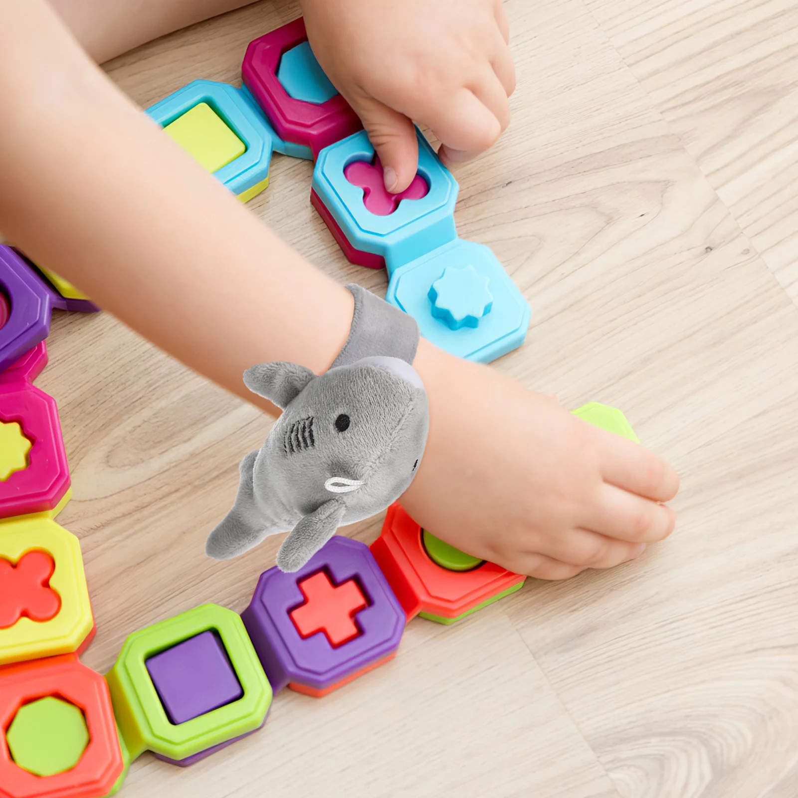 6 Pcs Snap Ring Shark Fabric Party Wristbands Bracelet Favors for Kids Animal Birthday
6 Pcs Snap Ring Shark Fabric Party Wristbands Bracelet Favors for Kids Animal Birthday