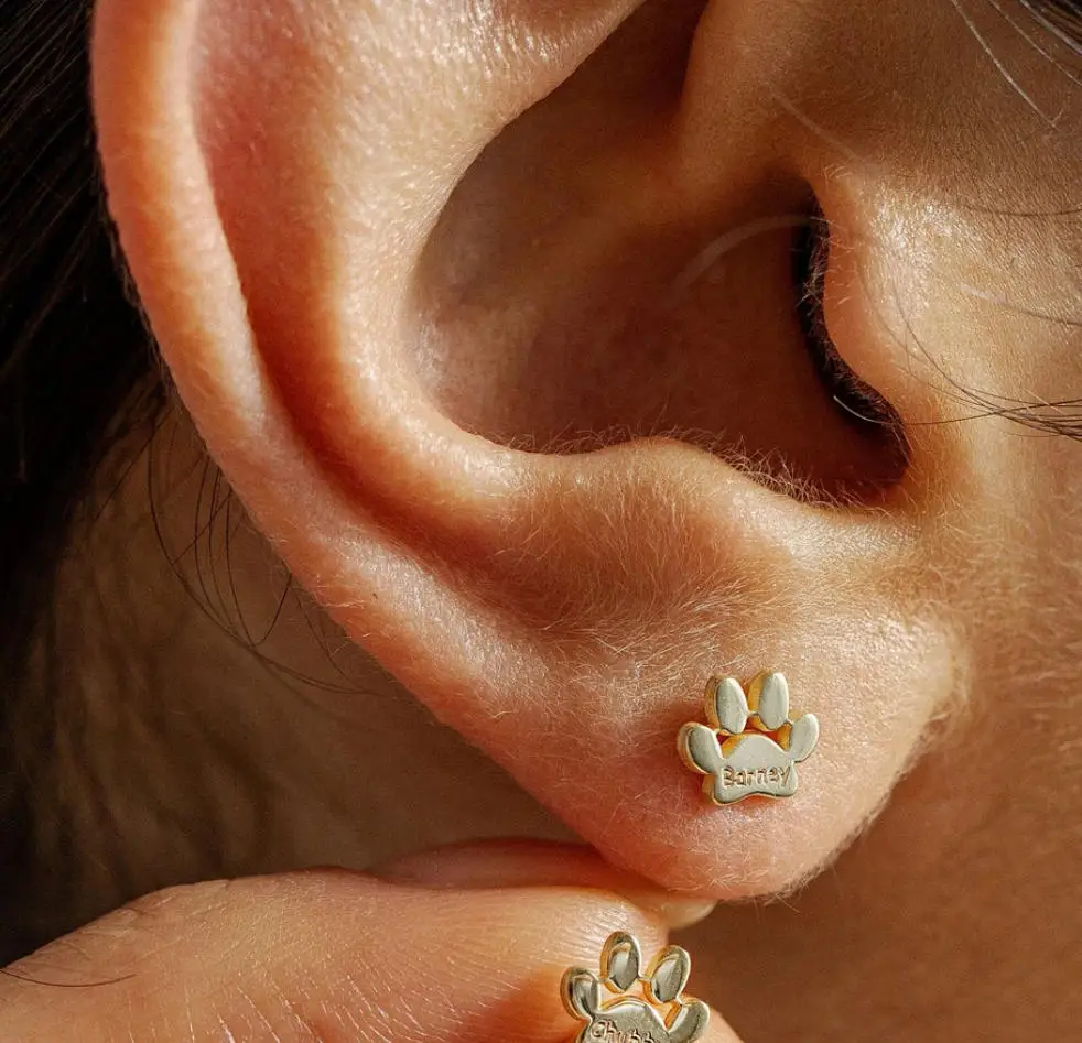 Earrings engraved with paw print names personalized paw print earrings pet enthusiast gifts commemorative earrings gifts for her
Earrings engraved with paw print names personalized paw print earrings pet enthusiast gifts commemorative earrings gifts for her
