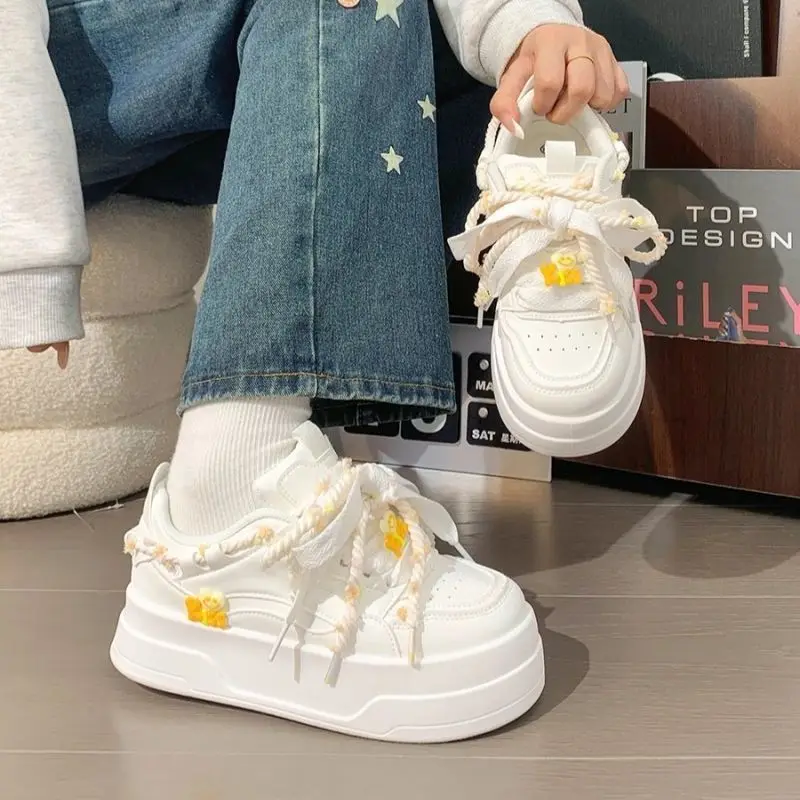 2026 New Cute Women Platform White Sneakers Thick Sole Trendy Casual Skate Shoes Versatile All Match Niche Design Hot Sale
2026 New Cute Women Platform White Sneakers Thick Sole Trendy Casual Skate Shoes Versatile All Match Niche Design Hot Sale
