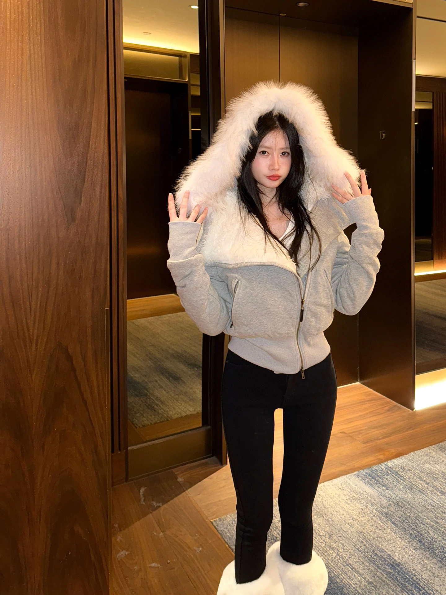 Женская утепленная короткая шуба Matou с молнией и поясом на талии, белая, приталенная, сексуальная, зимняя верхняя одежда
Женская утепленная короткая шуба Matou с молнией и поясом на талии, белая, приталенная, сексуальная, зимняя верхняя одежда