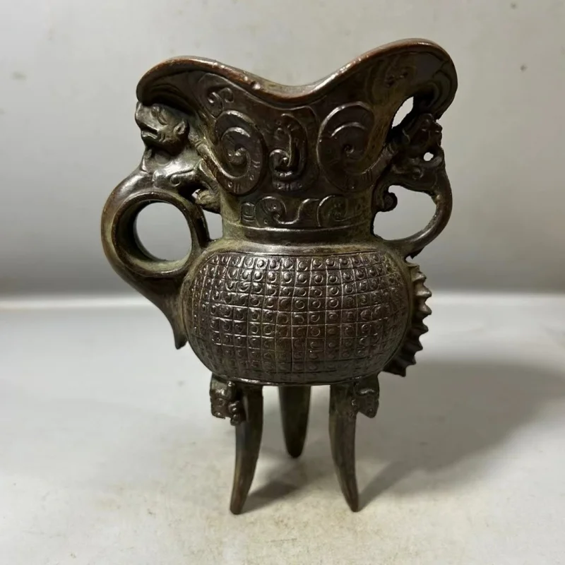Antique Style Three-Legged Double-Eared Chilong Ear Wine Jar Mythical Beast Wine Cup Water Cup Home Decoration Antique Old Objec
Antique Style Three-Legged Double-Eared Chilong Ear Wine Jar Mythical Beast Wine Cup Water Cup Home Decoration Antique Old Objec