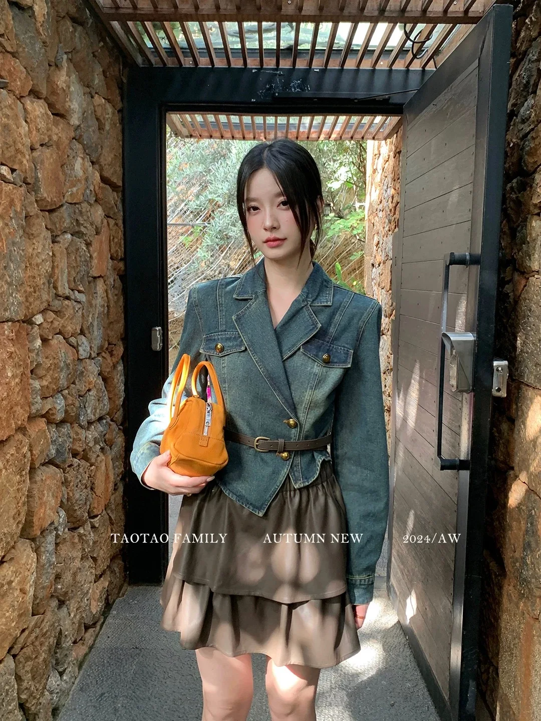 Women Belt Chic Denim Coat Jackets Lady Autumn Winter Turn Down Collar Coats Buttons Decor Ins Trendy Korean Style Coats Jacket
Women Belt Chic Denim Coat Jackets Lady Autumn Winter Turn Down Collar Coats Buttons Decor Ins Trendy Korean Style Coats Jacket
